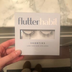 Flutter Habit lashes